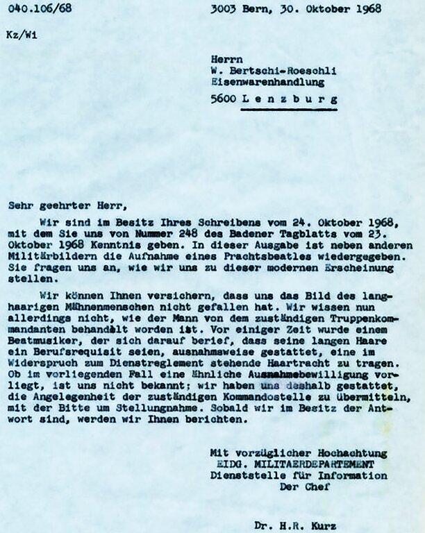 <em>«Uns hat das Bild des langhaarigen Mähnenmenschen nicht gefallen»:</em> Brief von Hans-Rudolf Kurz, Informationschef des Eidgenössischen Militärdepartements (EMD), an Walter Bertschi-Roeschli. Foto: Schweizerisches Bundesarchiv, Dossier-Sign <em>«Uns hat das Bild des langhaarigen Mähnenmenschen nicht gefallen»:</em> Brief von Hans-Rudolf Kurz, Informationschef des Eidgenössischen Militärdepartements (EMD), an Walter Bertschi-Roeschli. Foto: Schweizerisches Bundesarchiv, Dossier-Signatur CH-BAR#J1.203#1000/1312#631*