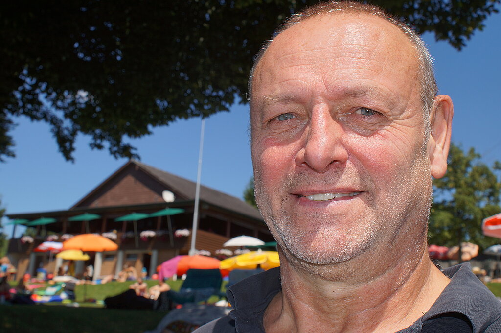 Hat Ideen für nächstes Jahr:  Kurt Freudemann, Strandbad-Pächter.  Foto: Ruedi Burkart